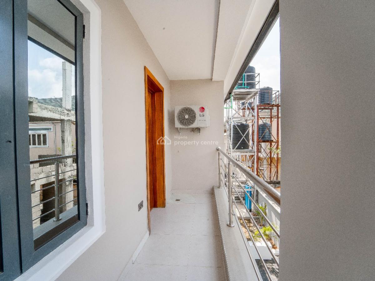 Nicely Furnished 5 Bedroom Apartment, Lekki Phase 1, Lekki, Lagos, Flat / Apartment Short Let