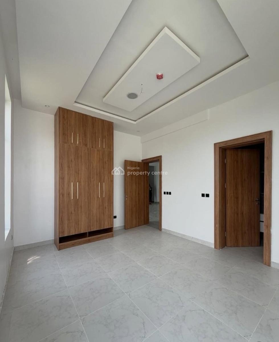 24/7 Power Supply Serviced 2 Bedroom En-suite Flat. It Will Come with, Lekki Phase 1, Lekki, Lagos, Flat / Apartment for Rent