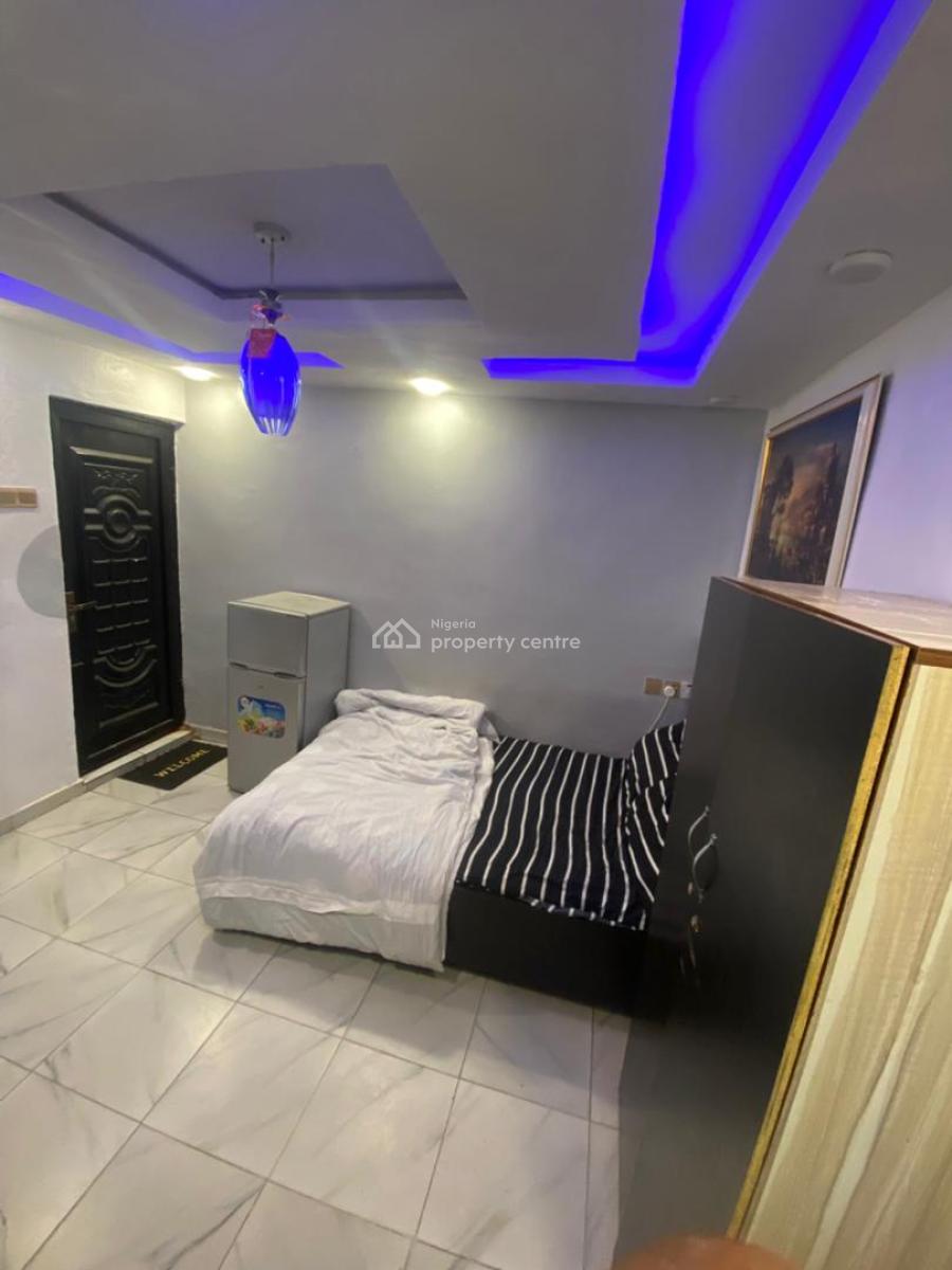 Nicely Furnished Studio Apartment, Yaba, Lagos, Flat / Apartment Short Let