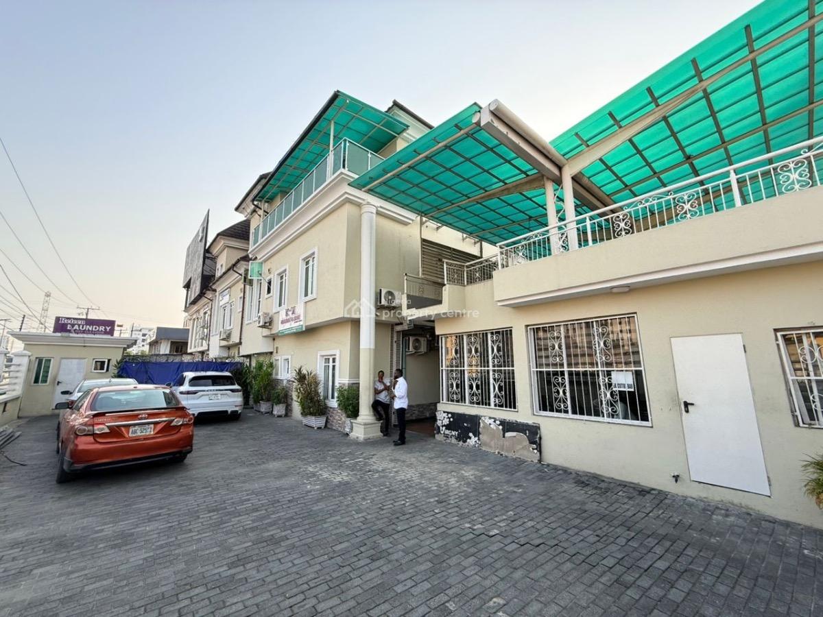 Commercial Property 15rooms Functional Hotel on Semi Detached House, Lekki Phase 1, Lekki, Lagos, Hotel / Guest House for Rent