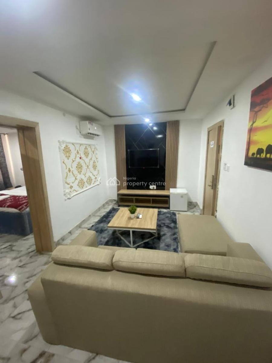 Nicely Furnished 1 Bedroom Apartment, Yaba, Lagos, Flat / Apartment Short Let