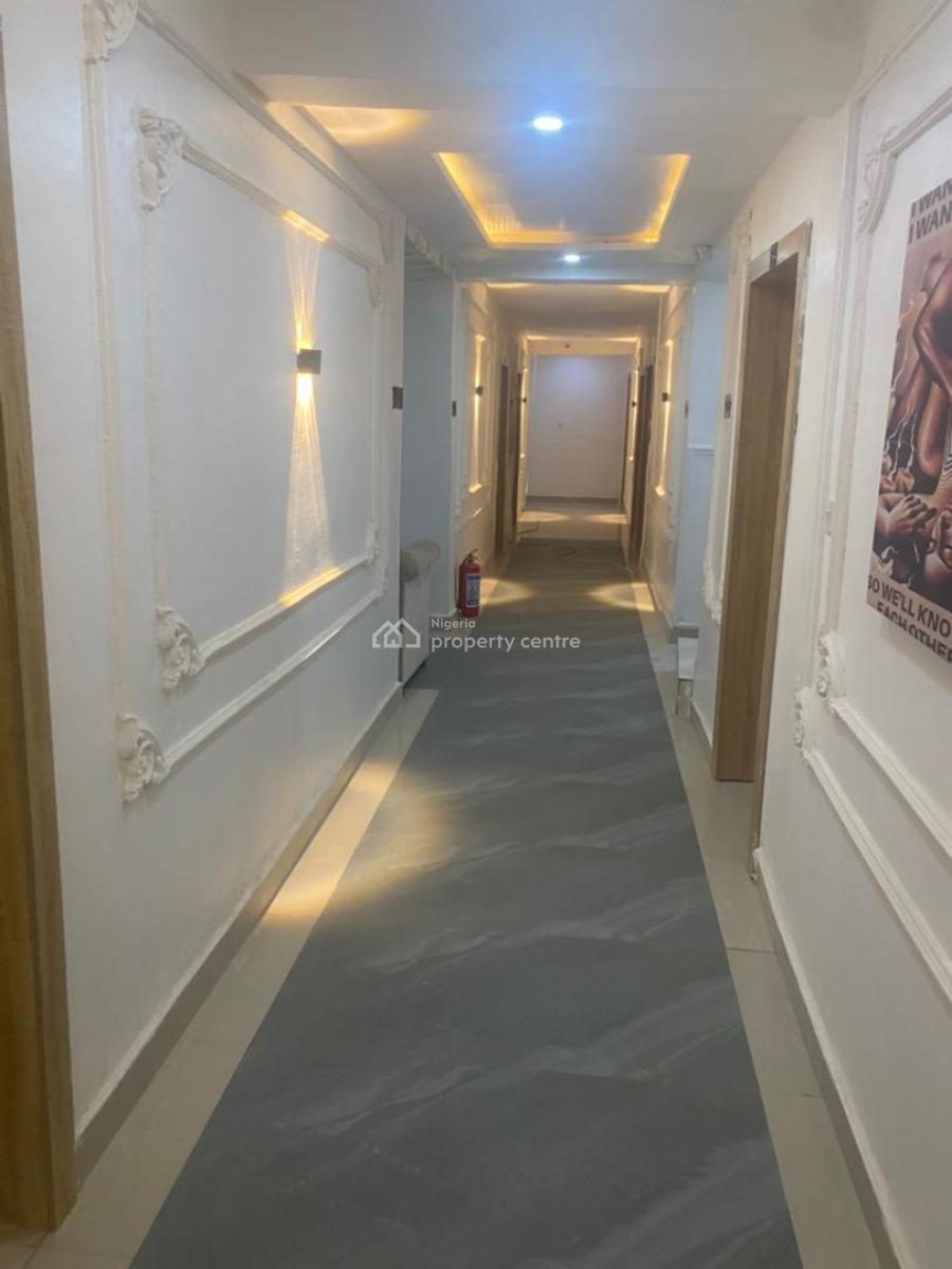 Nicely Furnished 1 Bedroom Apartment, Yaba, Lagos, Flat / Apartment Short Let