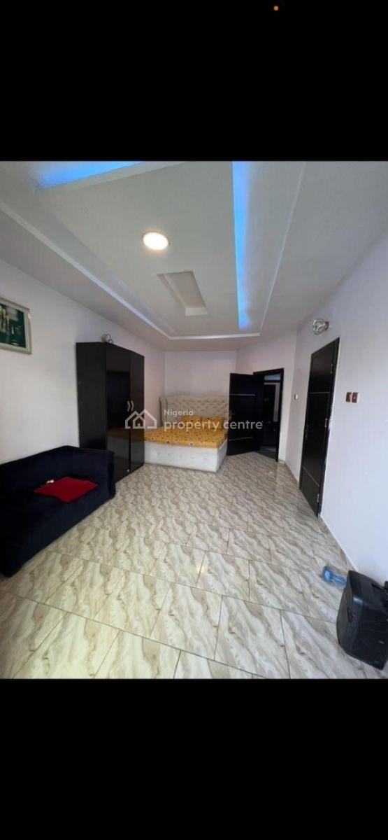 Master  Bedroom with Balcony, Pinnock Beach Road, Osapa, Lekki, Lagos, Self Contain (single Rooms) for Rent