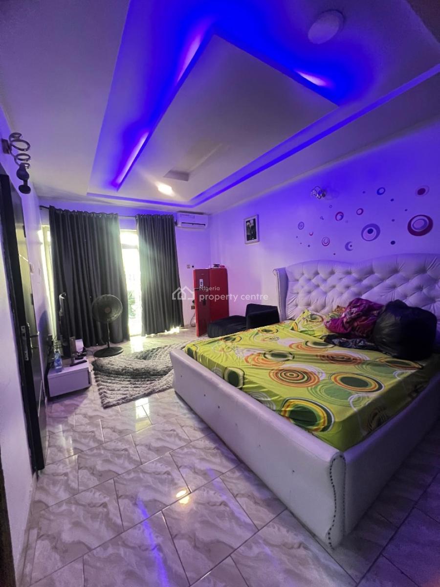 Master  Bedroom with Balcony, Pinnock Beach Road, Osapa, Lekki, Lagos, Self Contain (single Rooms) for Rent