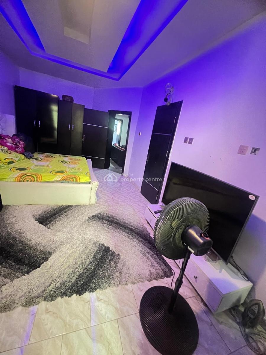 Master  Bedroom with Balcony, Pinnock Beach Road, Osapa, Lekki, Lagos, Self Contain (single Rooms) for Rent