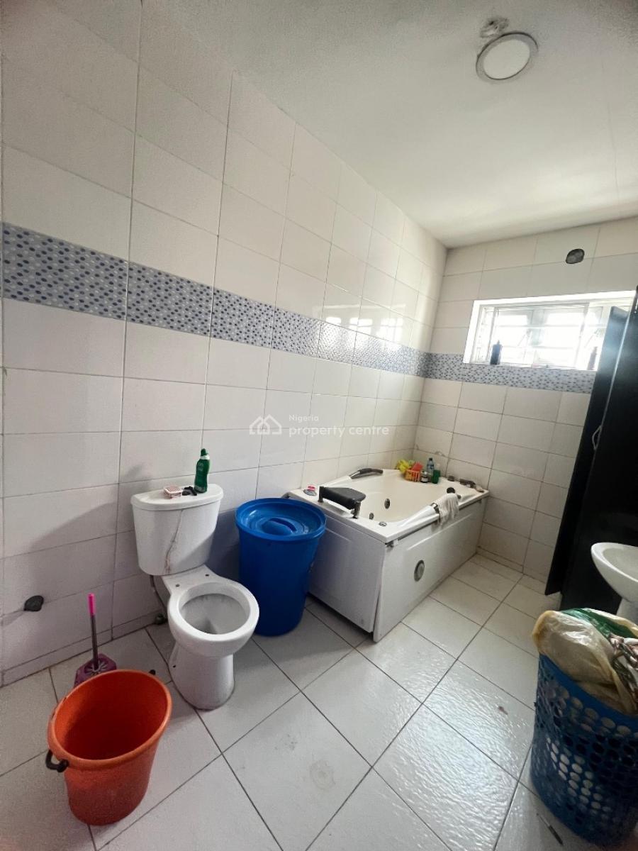 Master  Bedroom with Balcony, Pinnock Beach Road, Osapa, Lekki, Lagos, Self Contain (single Rooms) for Rent