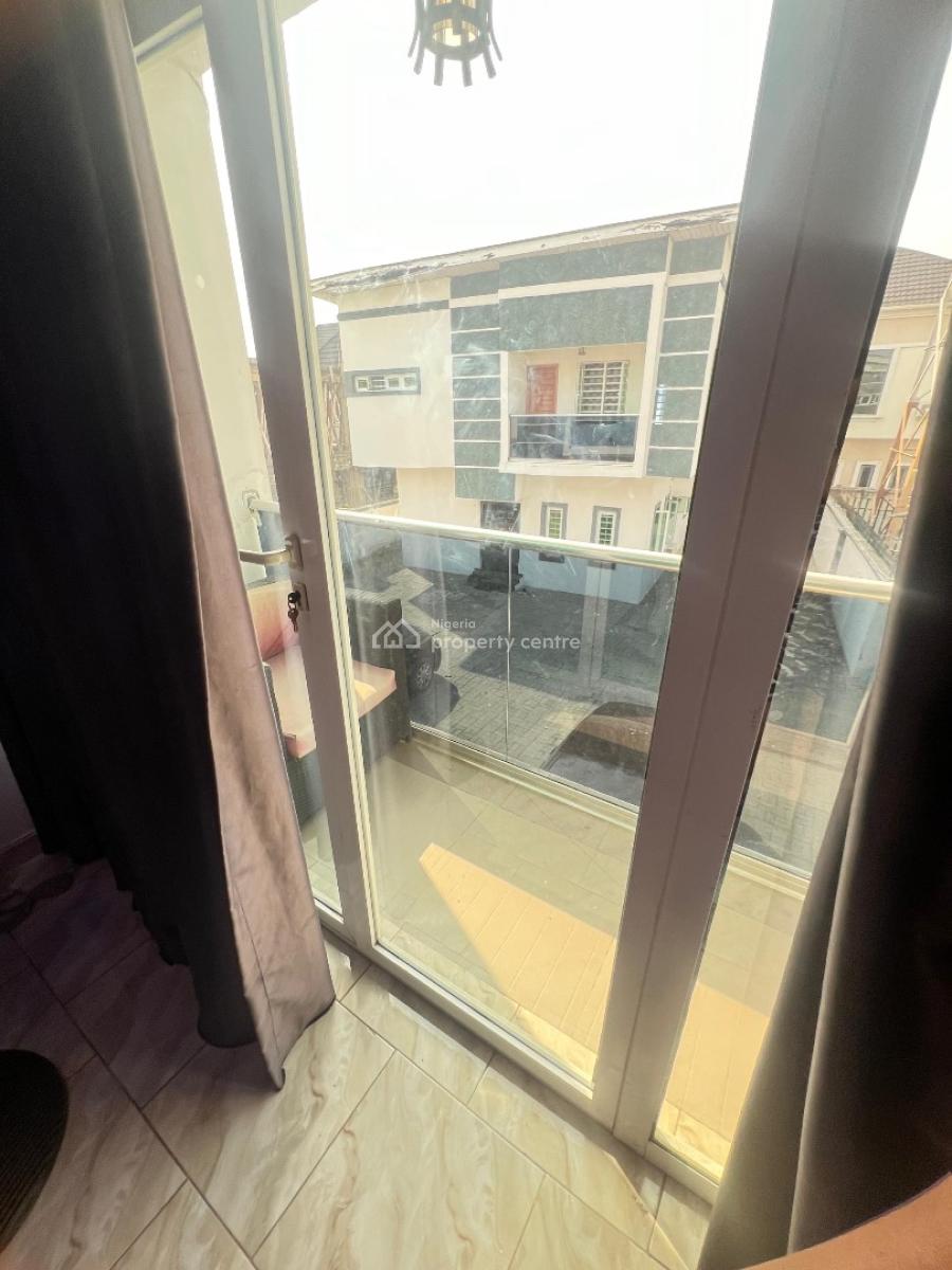 Master  Bedroom with Balcony, Pinnock Beach Road, Osapa, Lekki, Lagos, Self Contain (single Rooms) for Rent