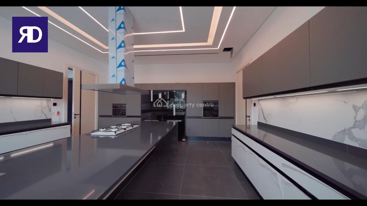 Waterfront 5-bedrooms Villa Maisonette House, Ikoyi, Lagos, House for Sale