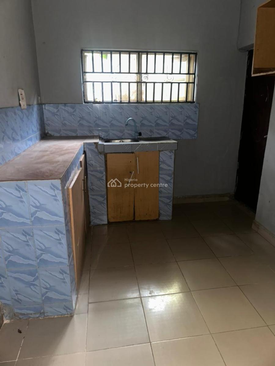 Executive Standard 3bedroom Apartment, Akowonjo, Alimosho, Lagos, Flat / Apartment for Rent