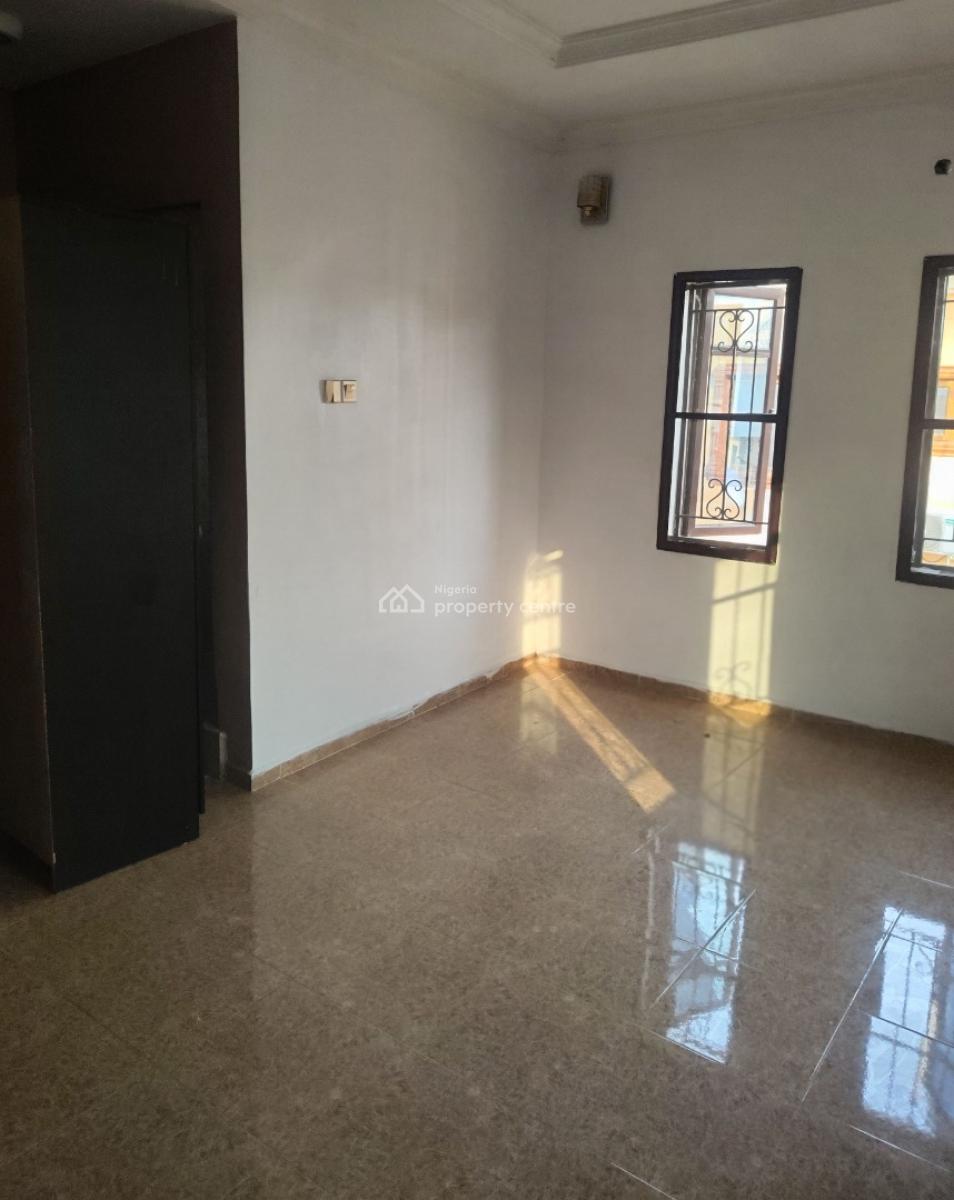 Spacious 3-bedroom Upstairs Flat in a Secure Estate, Ikorodu, Lagos, Flat / Apartment for Rent