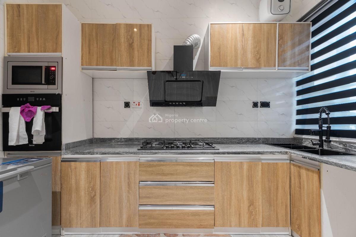 Exquisite 3 Bedroom Fully Detached Duplex with Exclusive Features, 3 Bedroom Apartment in Lekki, Bankole Street, Ologolo Lekki, Ologolo, Lekki, Lagos, Flat / Apartment Short Let