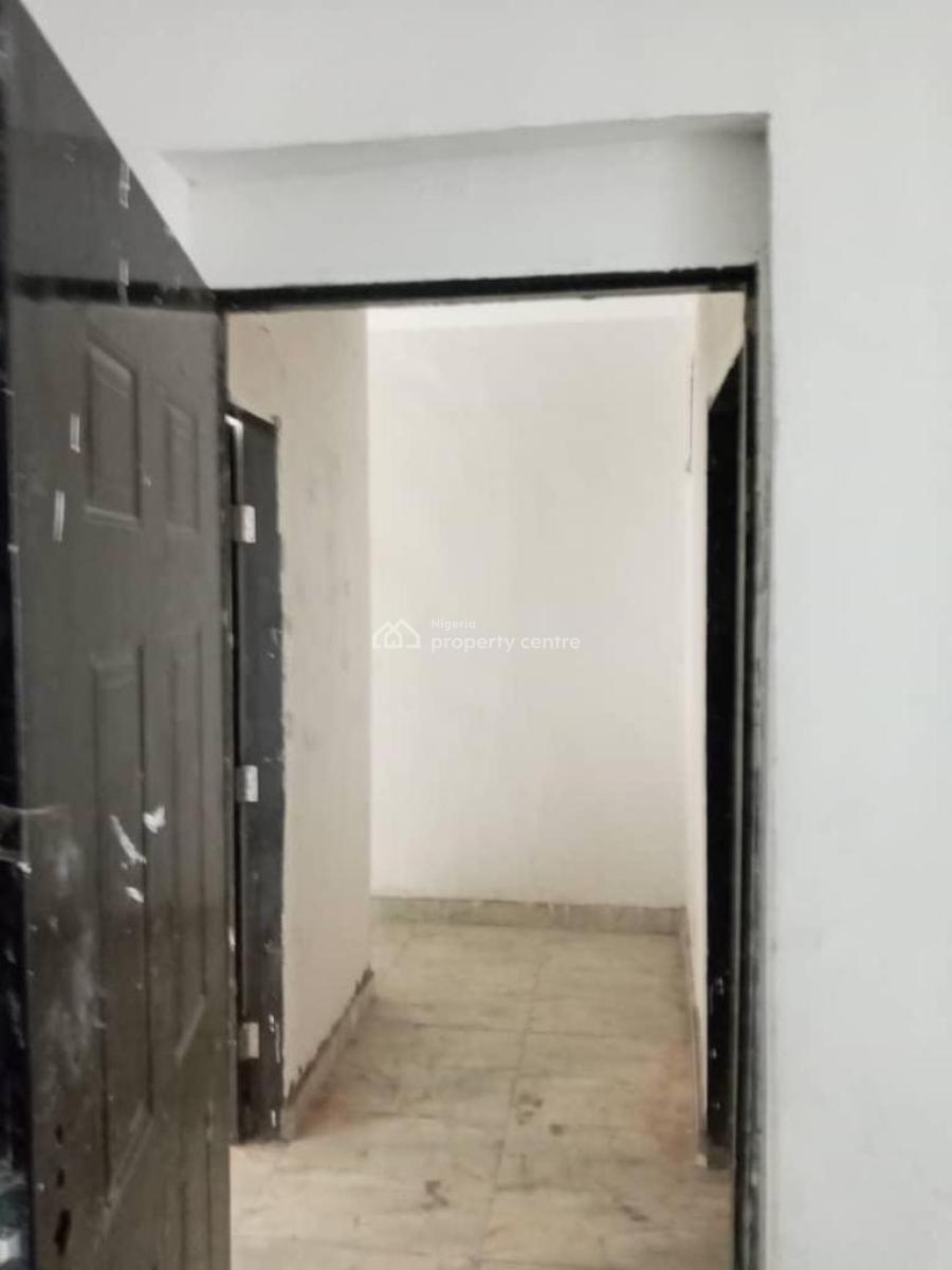 Vacant Well Renovated 4bedroom Terrace Duplex + Bq, Off Bode Thomas, Bode Thomas, Surulere, Lagos, Terraced Duplex for Sale