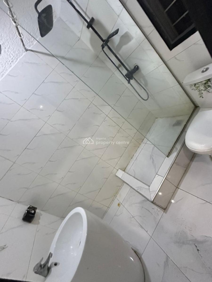 2bedroom Apartment, Lekki Phase 1, Lekki, Lagos, Flat / Apartment for Rent