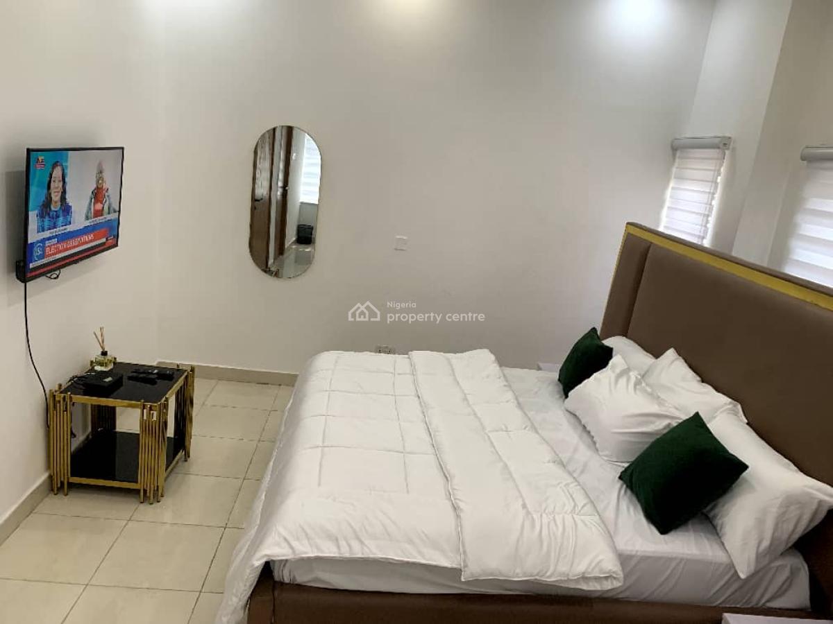 Nicely Furnished 3 Bedroom Apartment, Ikeja, Lagos, Flat / Apartment Short Let