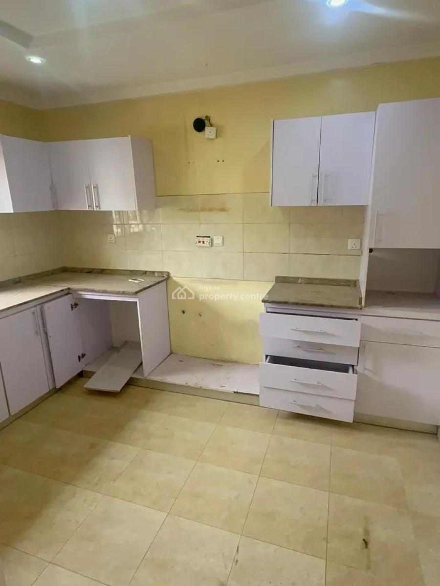 Spacious Two Bedroom Flat, Asokoro District, Abuja, Flat / Apartment for Rent