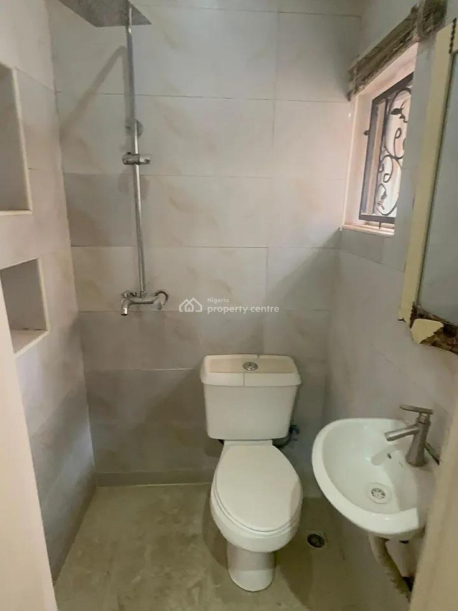 Spacious Two Bedroom Flat, Asokoro District, Abuja, Flat / Apartment for Rent