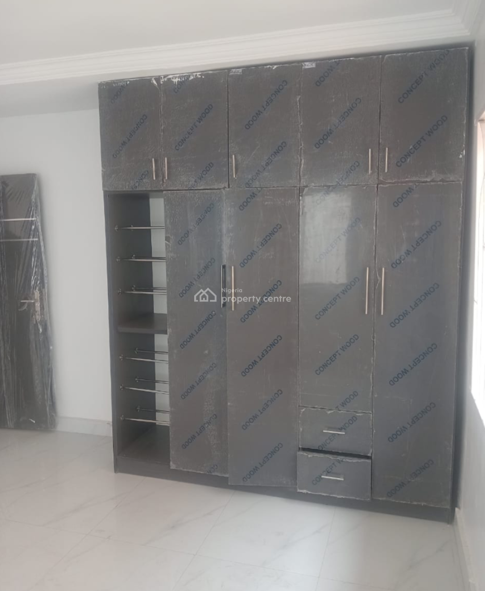 Executive 3 Bedroom Apartment, Gra Phase 1, Magodo, Lagos, Flat / Apartment for Rent