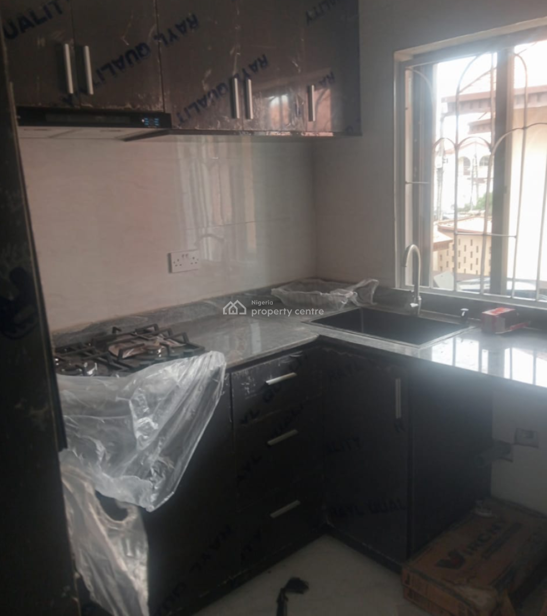 Executive 3 Bedroom Apartment, Gra Phase 1, Magodo, Lagos, Flat / Apartment for Rent