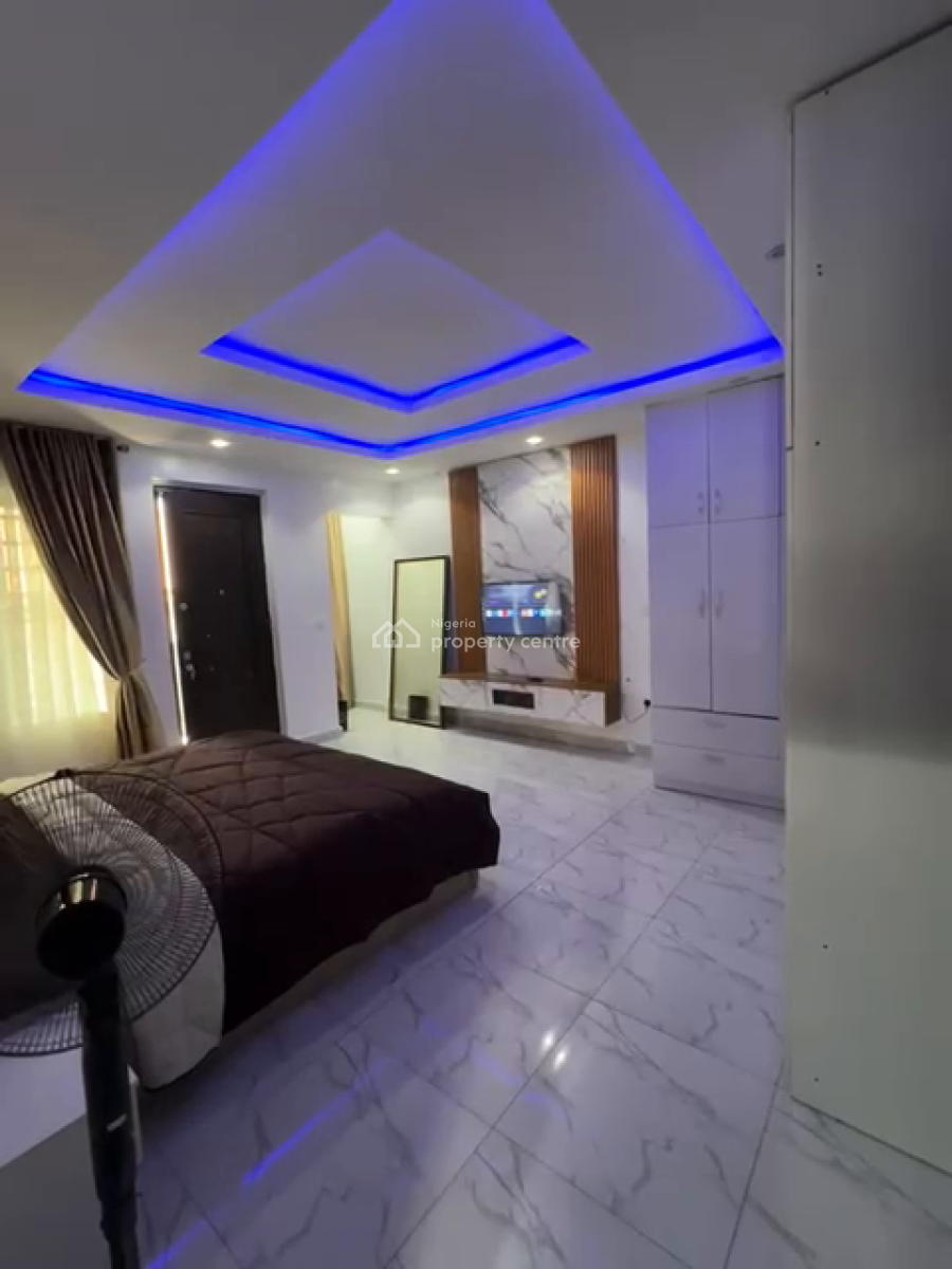 Nicely Furnished 3 Bedroom Apartment, Magodo, Lagos, Flat / Apartment Short Let