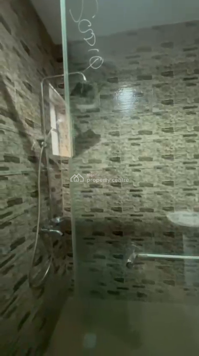 Nicely Furnished 3 Bedroom Apartment, Magodo, Lagos, Flat / Apartment Short Let