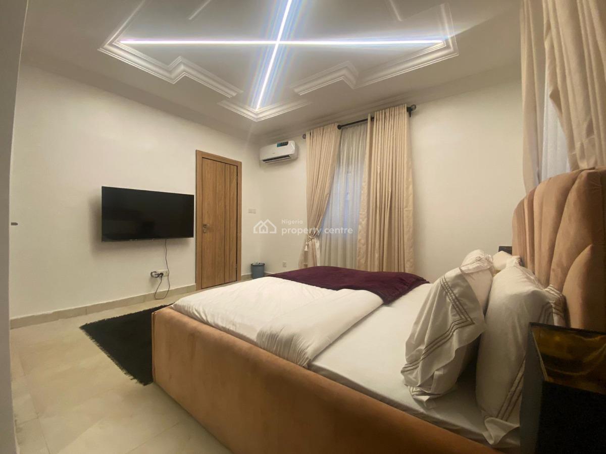 Nicely Furnished 2 Bedroom Apartment, Lekki Phase 1, Lekki, Lagos, Flat / Apartment Short Let
