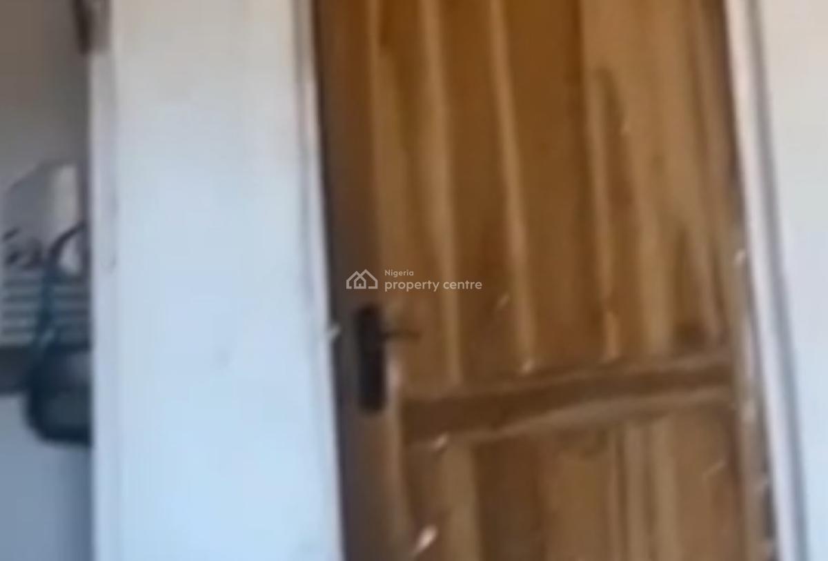 Room Self in Oyemomi Alapere 800 Young Male Working Class Needed, Alapere, Ketu, Lagos, Self Contain (single Rooms) for Rent