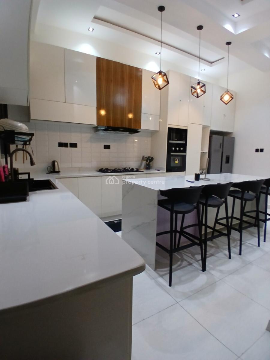 Tastefully Furnished and Fully Fitted and Serviced 2 Bedroom En-suite, Lekki Phase 1, Lekki, Lagos, Flat / Apartment for Rent