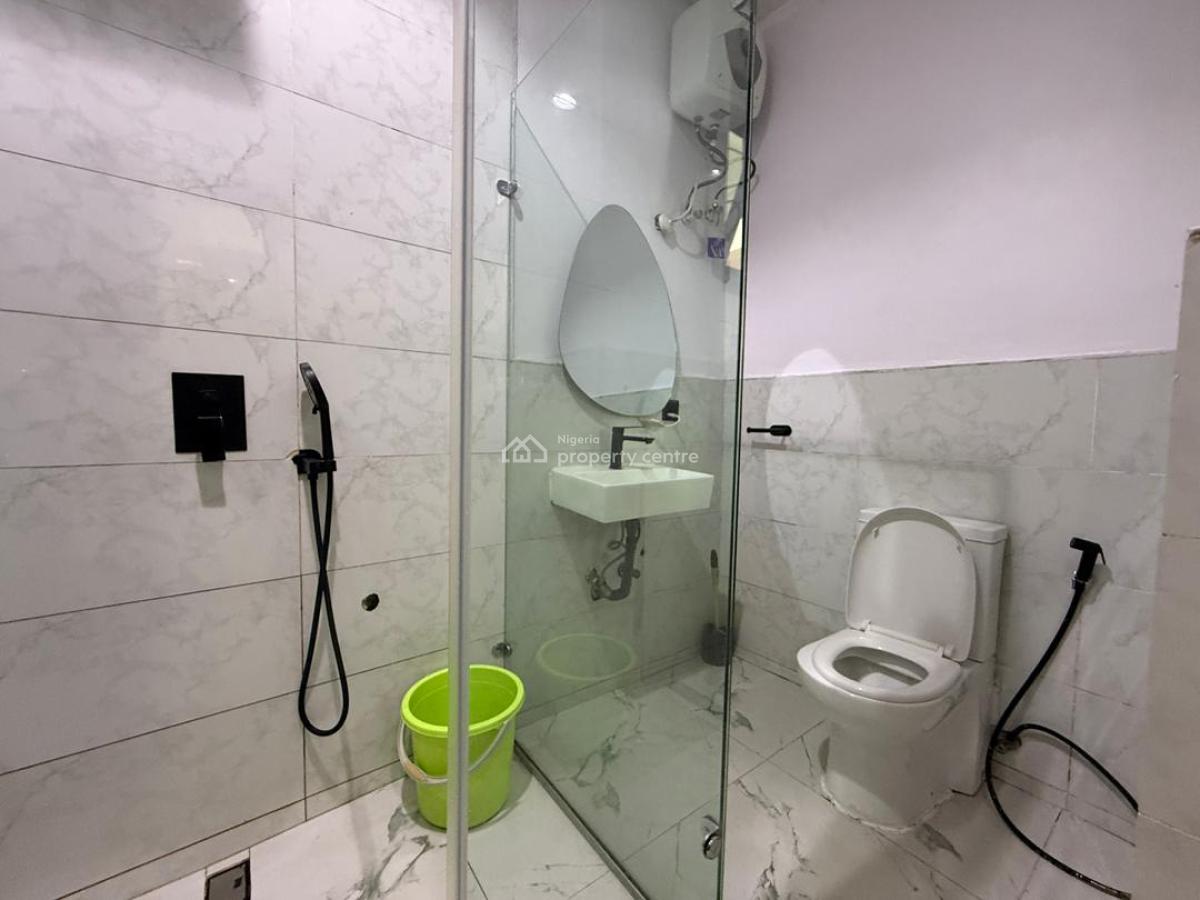 Fully Serviced 2 Bedroom Apartment, Lekki Phase 1, Lekki, Lagos, Flat / Apartment for Sale