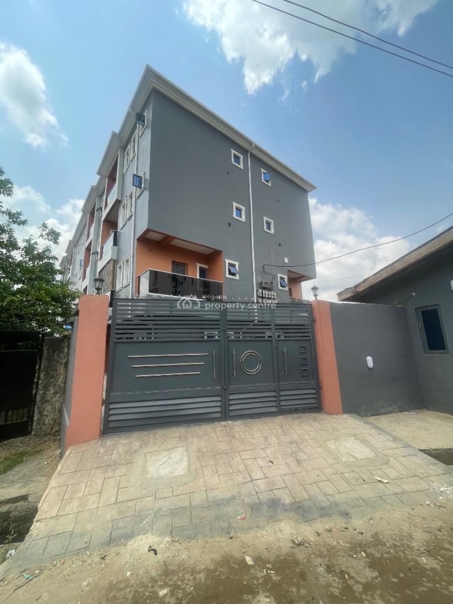 Spacious 2 Bedroom Apartment, Secured Community, Onike, Yaba, Lagos, Flat / Apartment for Rent