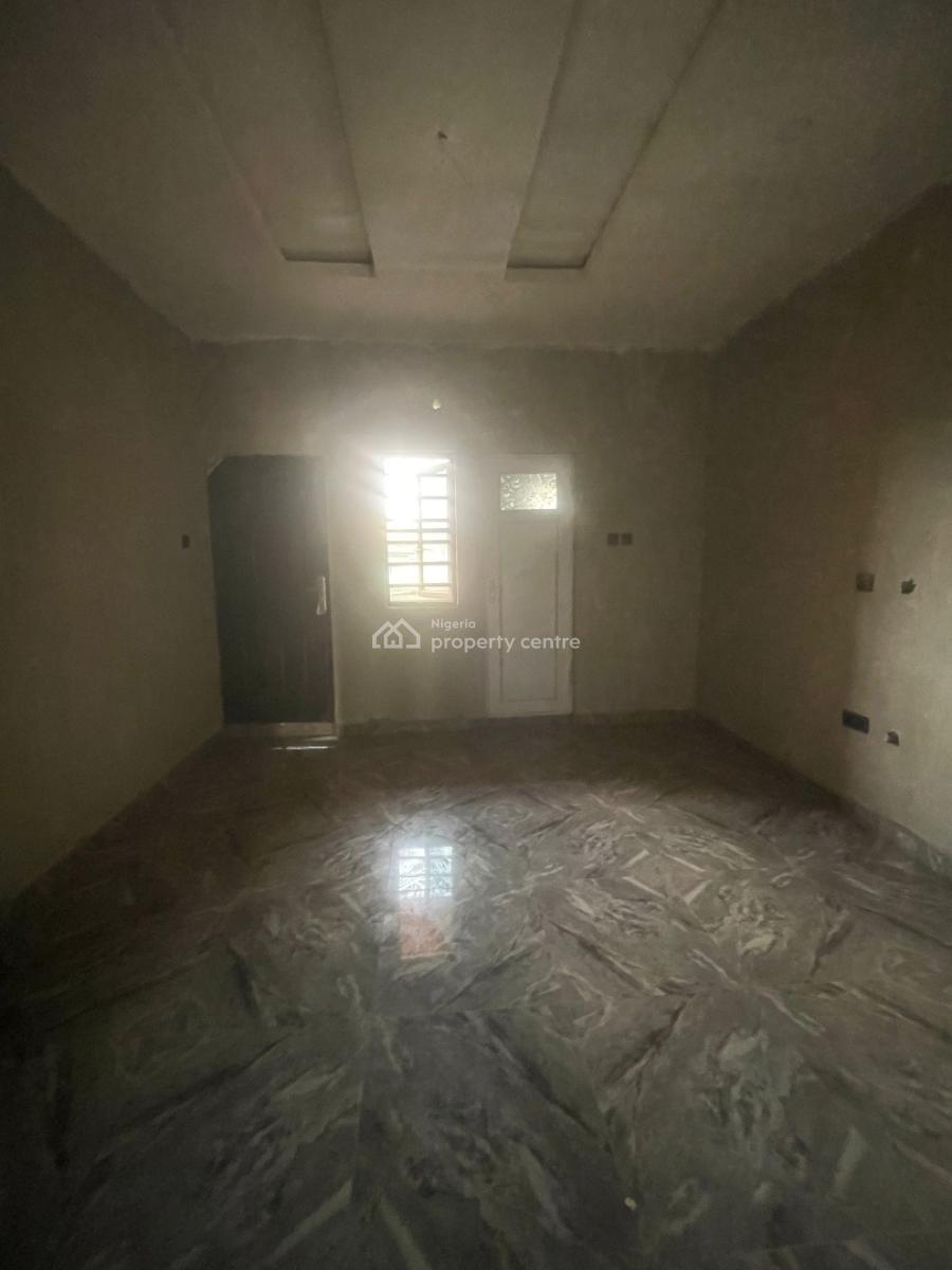 Spacious 2 Bedroom Apartment, Secured Community, Onike, Yaba, Lagos, Flat / Apartment for Rent