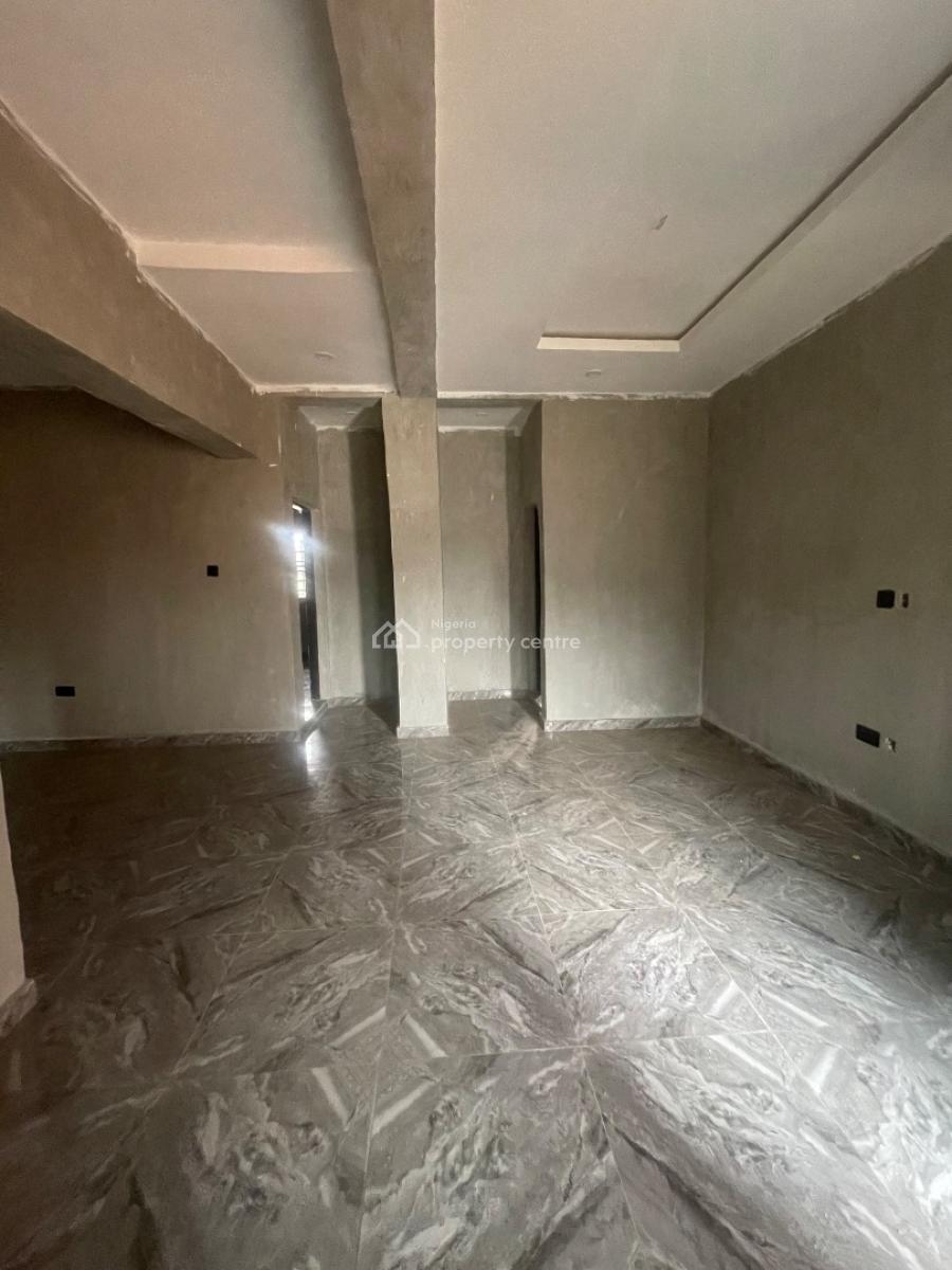 Spacious 2 Bedroom Apartment, Secured Community, Onike, Yaba, Lagos, Flat / Apartment for Rent