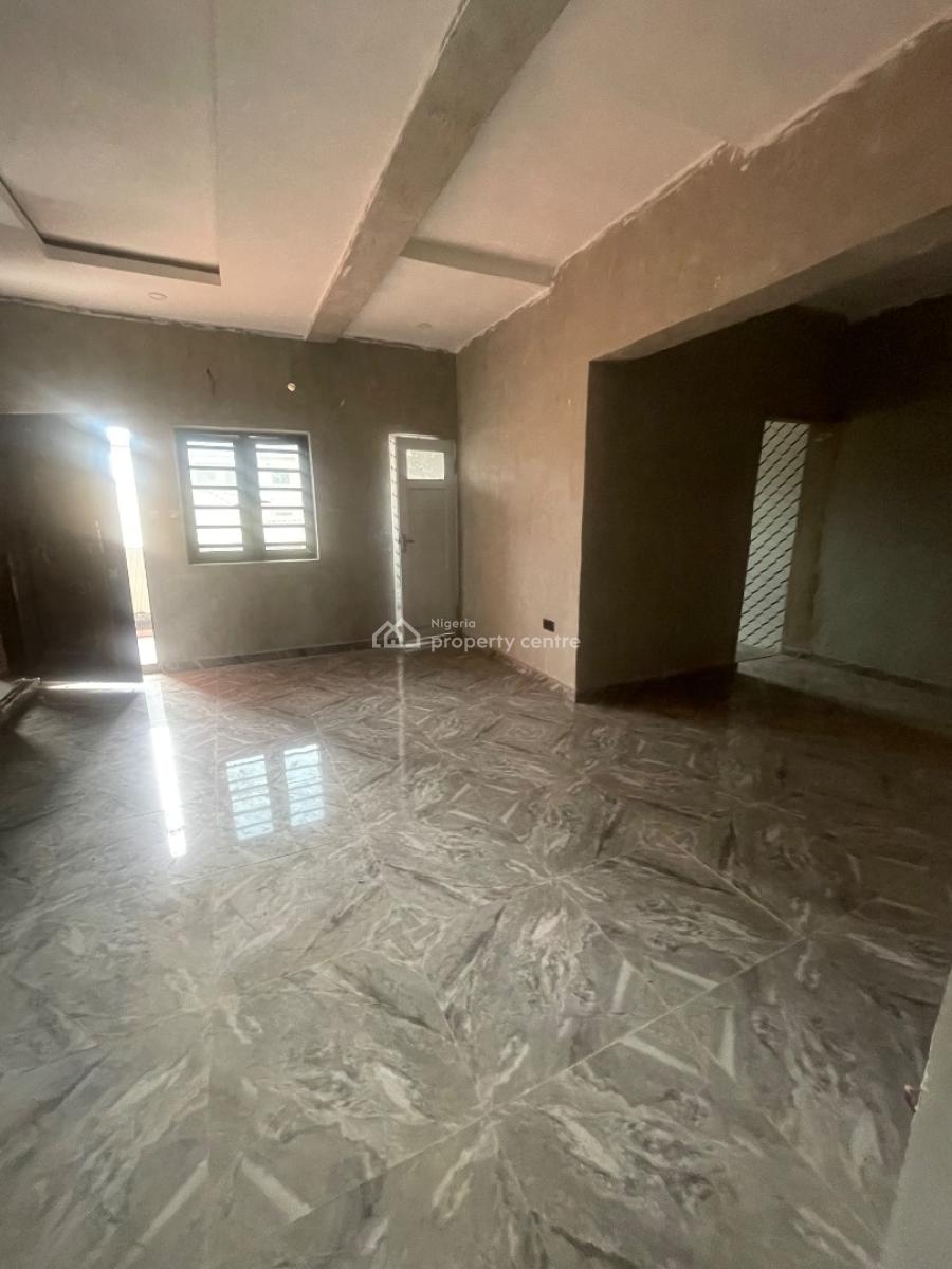 Spacious 2 Bedroom Apartment, Secured Community, Onike, Yaba, Lagos, Flat / Apartment for Rent
