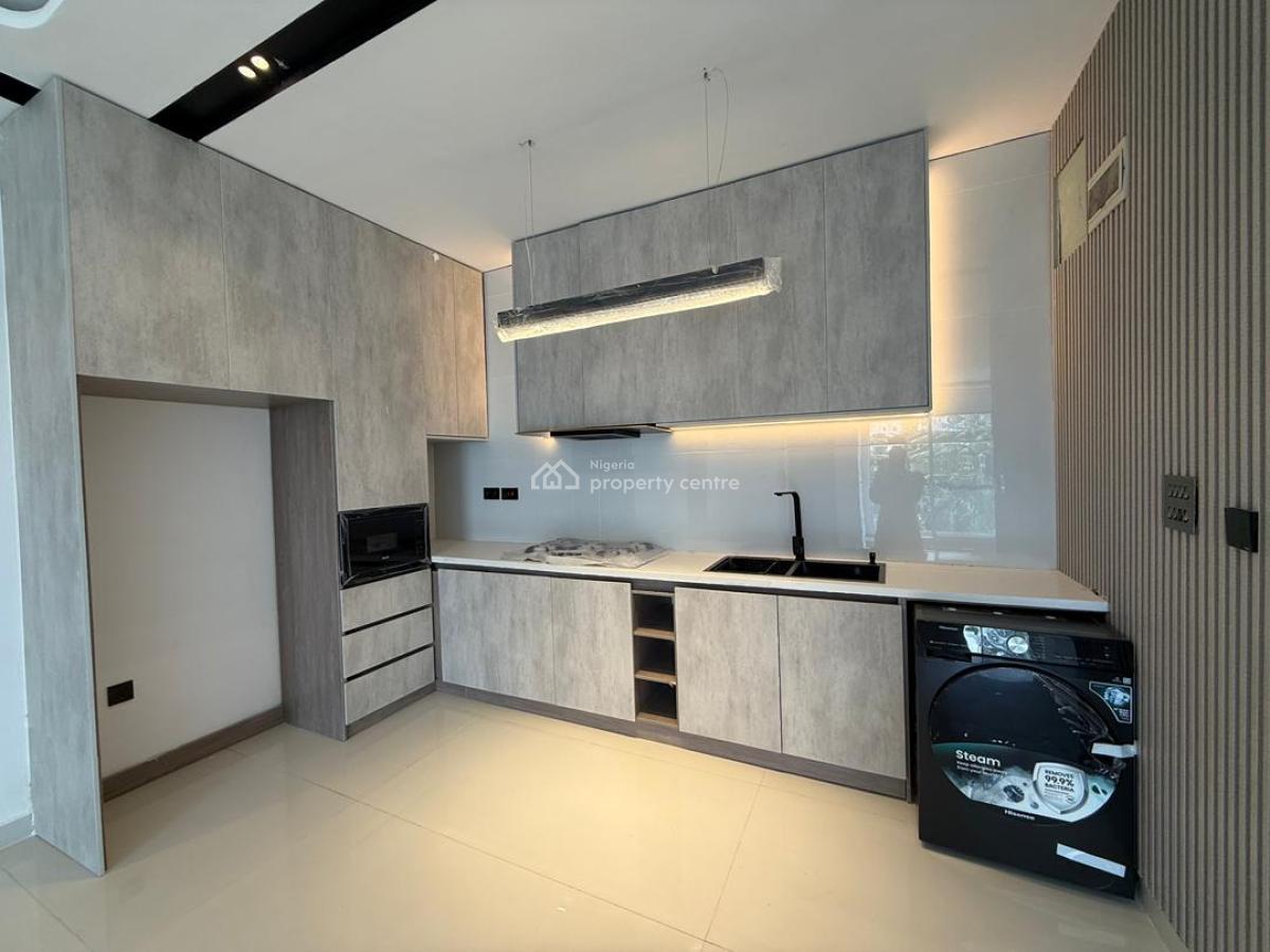 Fully Serviced 2 Bedroom Apartment, Lekki Phase 1, Lekki, Lagos, Flat / Apartment for Sale