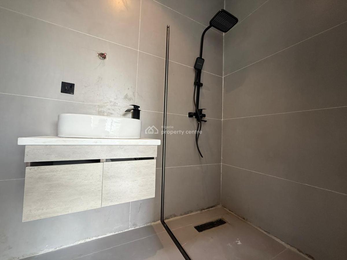 Fully Serviced 2 Bedroom Apartment, Lekki Phase 1, Lekki, Lagos, Flat / Apartment for Sale