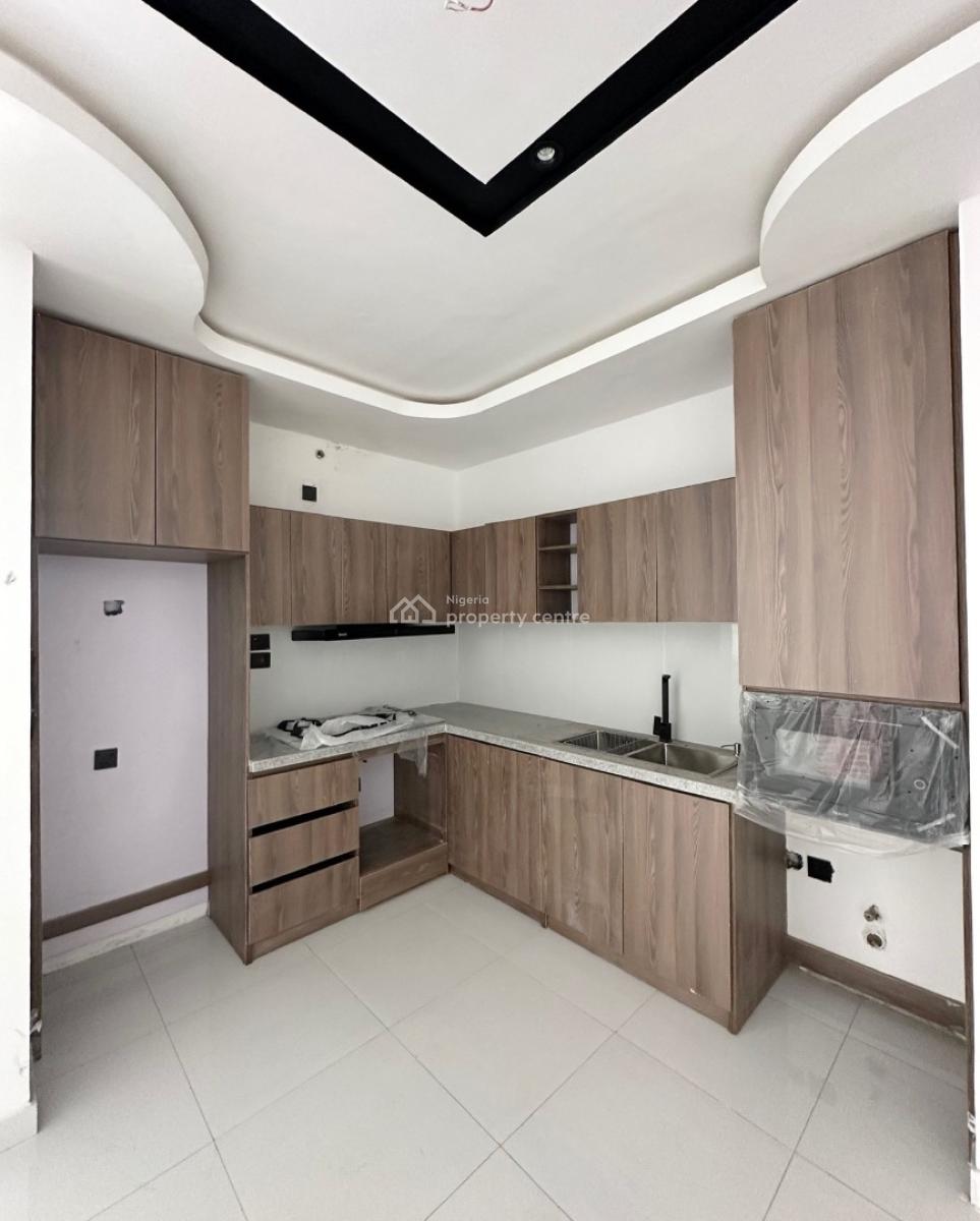 Lovely 3 Bedroom Apartment with Bq, Lekki Phase 1, Lekki Phase 1, Lekki, Lagos, Block of Flats for Sale