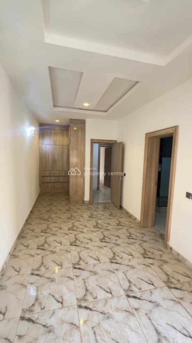 4bedrooms Terrace Duplex with Bq, Tarred Road, Guzape District, Abuja, Terraced Duplex for Rent