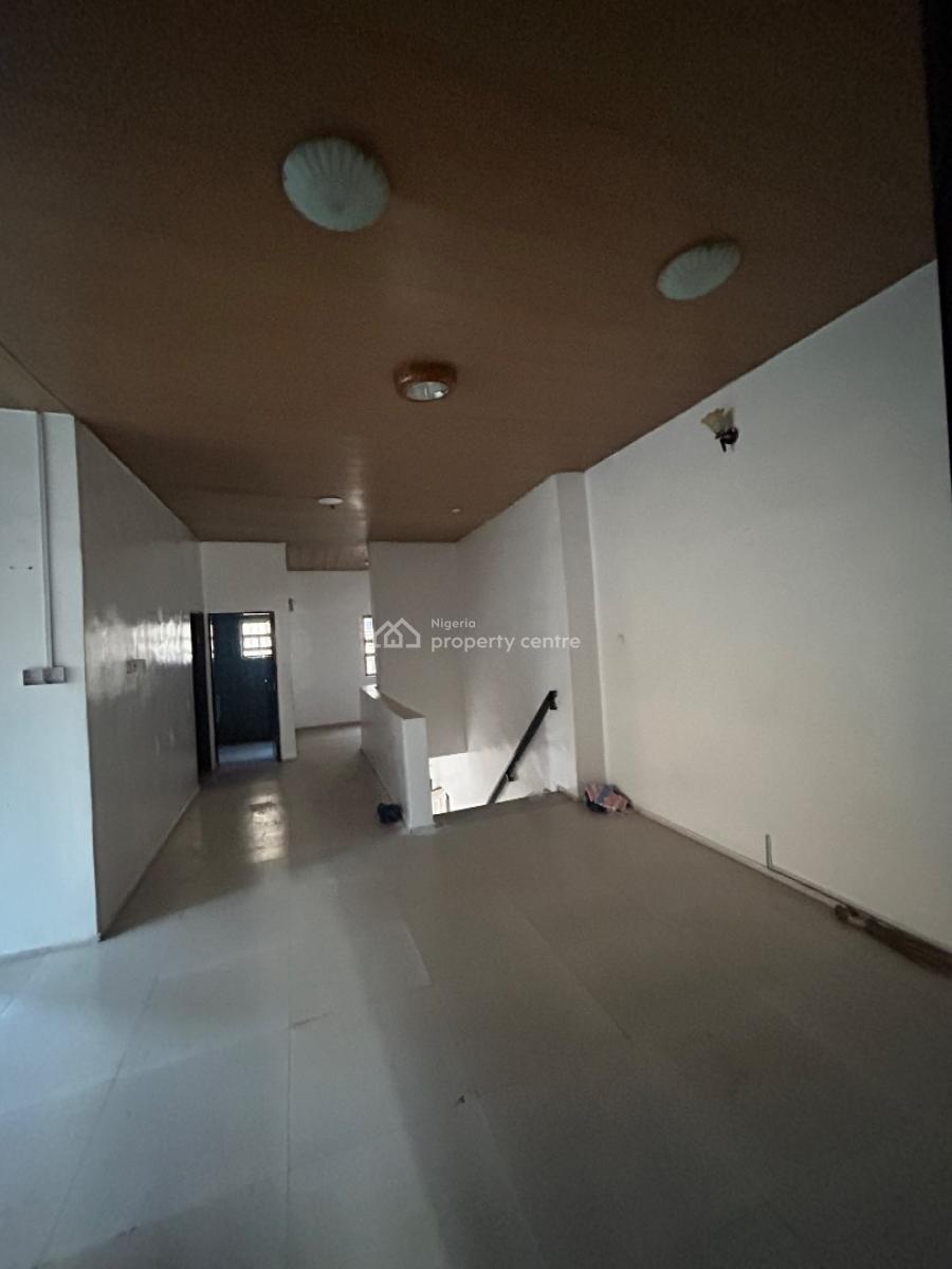 Fairly Used 3bedroom Flat, Self Staircase (just 2 People in Compound), Apollo Estate, Alapere, Ketu, Lagos, Flat / Apartment for Rent