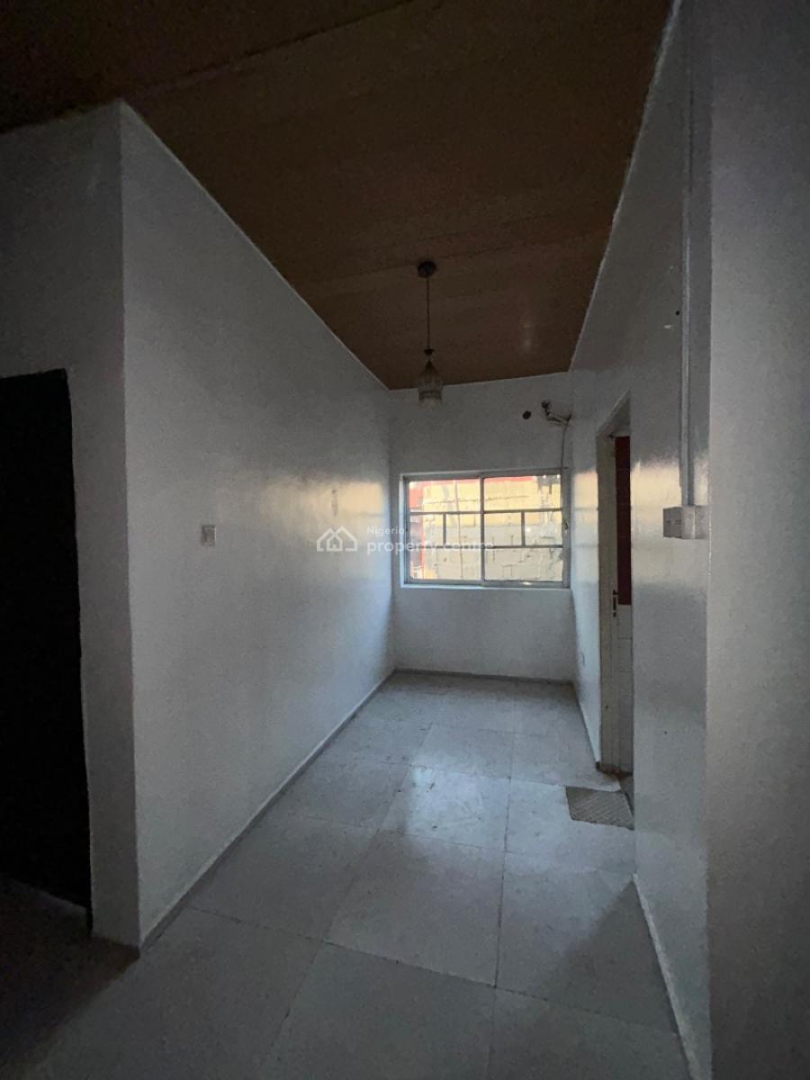 Fairly Used 3bedroom Flat, Self Staircase (just 2 People in Compound), Apollo Estate, Alapere, Ketu, Lagos, Flat / Apartment for Rent