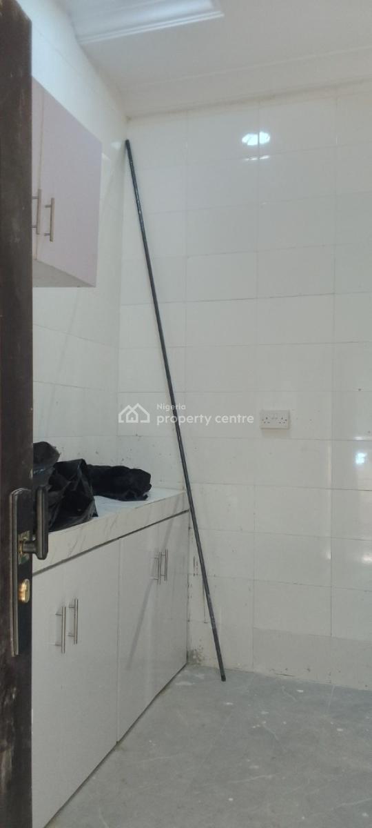 a Standard Room and Parlour, Chevron Drive, Bera Estate, Chevron, Lekki, Lagos, Mini Flat (room and Parlour) for Rent