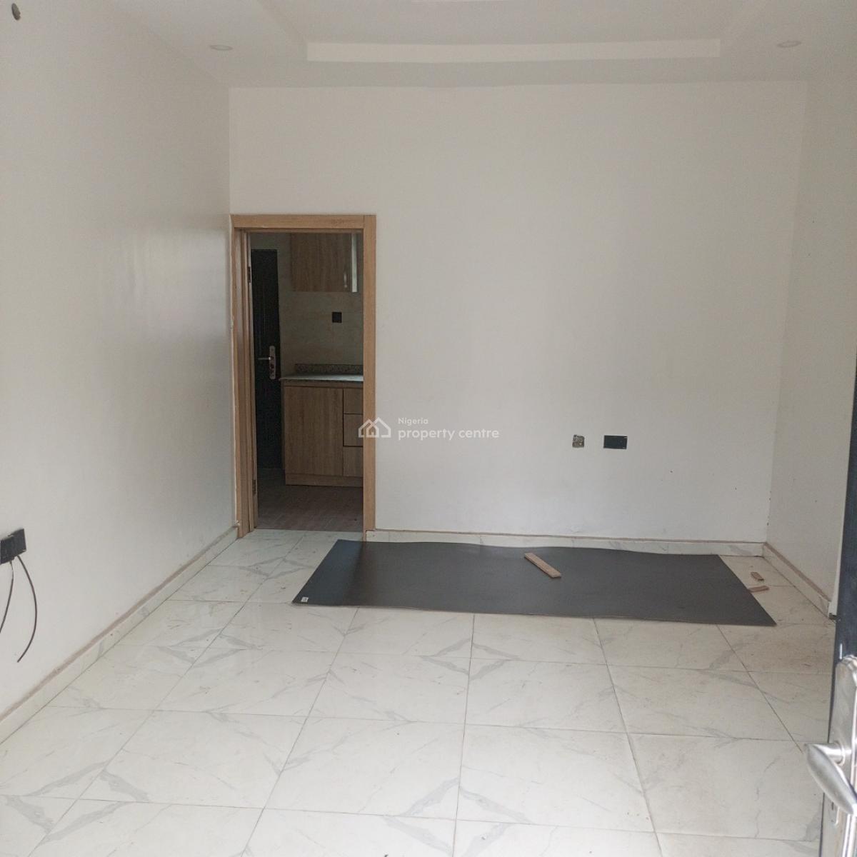 Standard and Sharp 3bedroom Apartment, Mobil Road Ilaje Ajah, Ilaje, Ajah, Lagos, Flat / Apartment for Rent