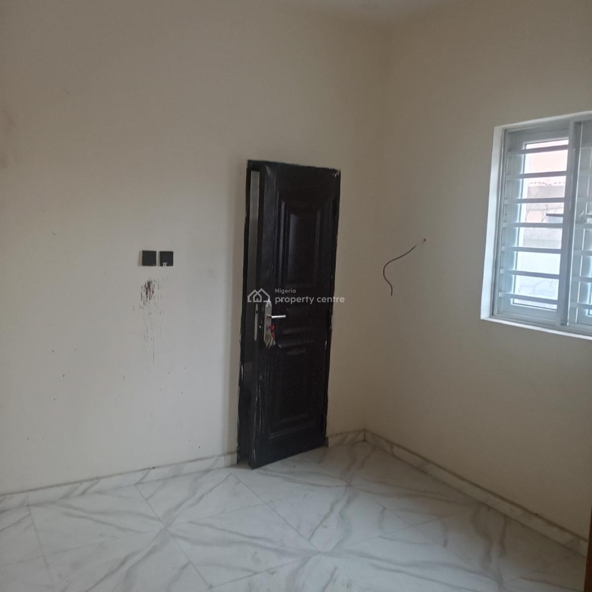 Standard and Sharp 3bedroom Apartment, Mobil Road Ilaje Ajah, Ilaje, Ajah, Lagos, Flat / Apartment for Rent