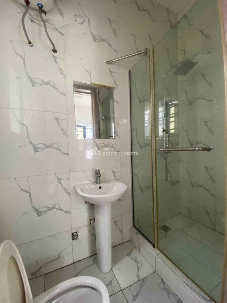 Semi Masters Room Upstairs Sharing Kitchen with 1 Person, Orchid Road, Lekki, Lagos, Self Contain (single Rooms) for Rent