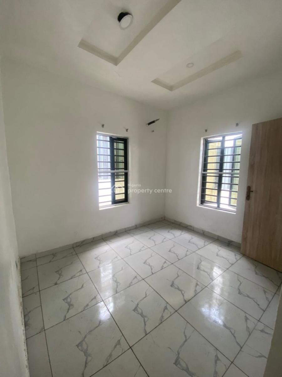 Semi Masters Room Upstairs Sharing Kitchen with 1 Person, Orchid Road, Lekki, Lagos, Self Contain (single Rooms) for Rent