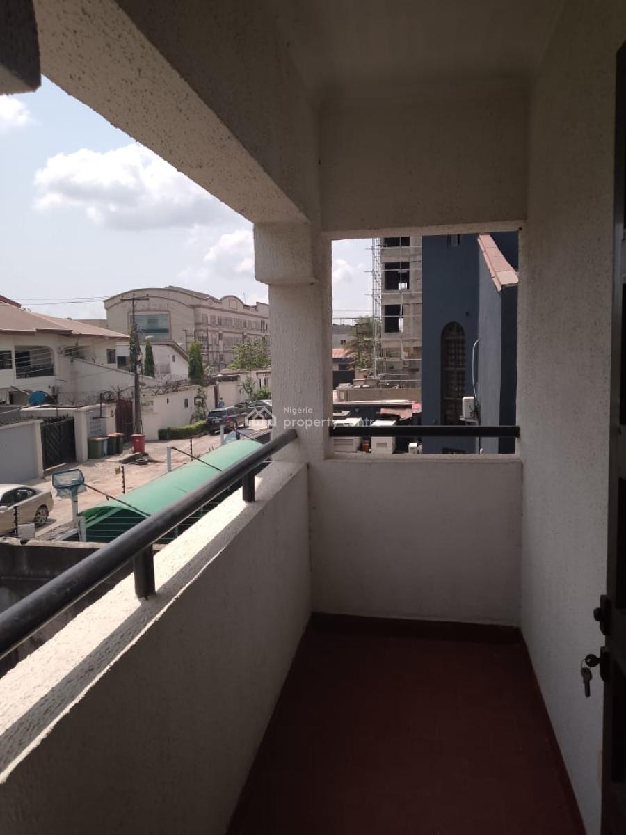 7 Bedroom Fully Detached House with 2 Rooms B.q, Ikeja Gra, Ikeja, Lagos, Detached Duplex for Rent