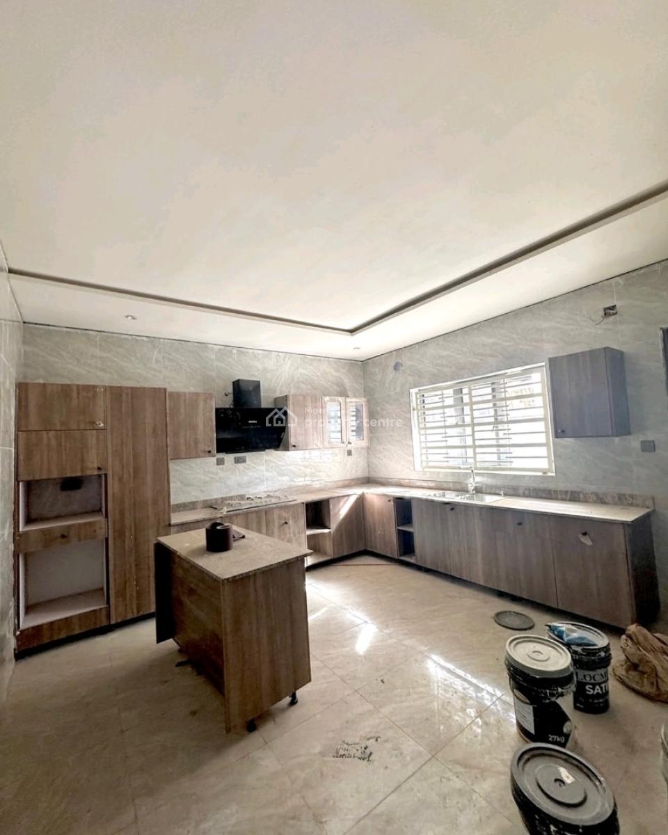 Youre Looking for a Spacious and Well-finished Home in One of Abujas, Life Camp, Abuja, House for Sale