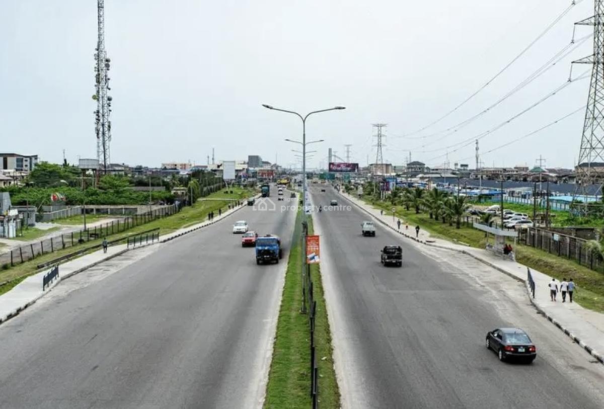 Grab a 2300.sqm Land Directly on The Lekki~epe Express at Lekki Phase1, Lekki Phase 1 on The Expressway, Lekki Expressway, Lekki, Lagos, Commercial Land for Rent