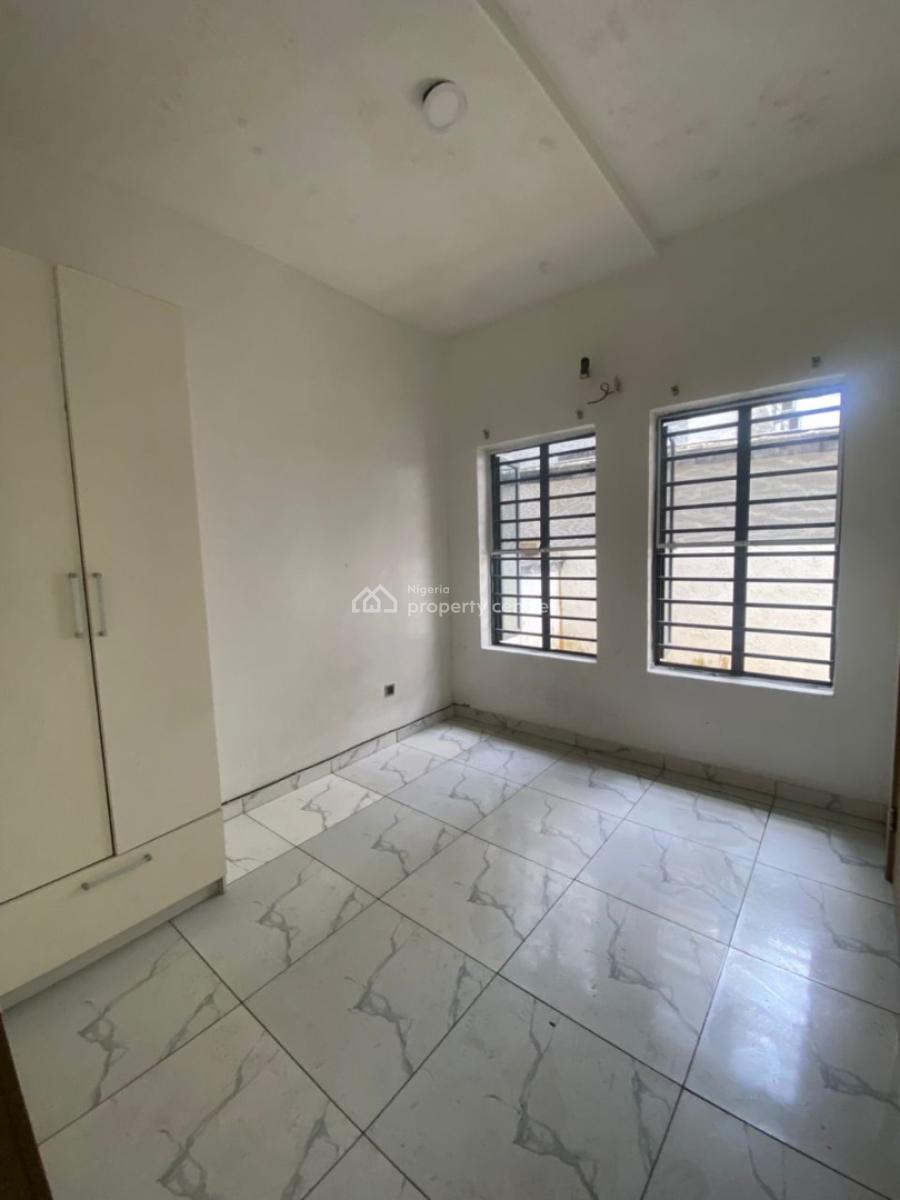 Single Room Downstairs Sharing Kitchen with 1 Person, Orchid Road, Lekki, Lagos, Self Contain (single Rooms) for Rent