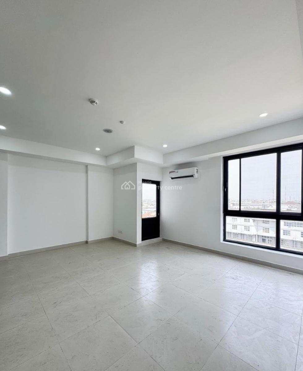 324/7 Power Supply 3 Bedroom En-suite Flat with Fully Fitted Kitchen/p, Lekki Phase 1, Lekki, Lagos, Flat / Apartment for Rent