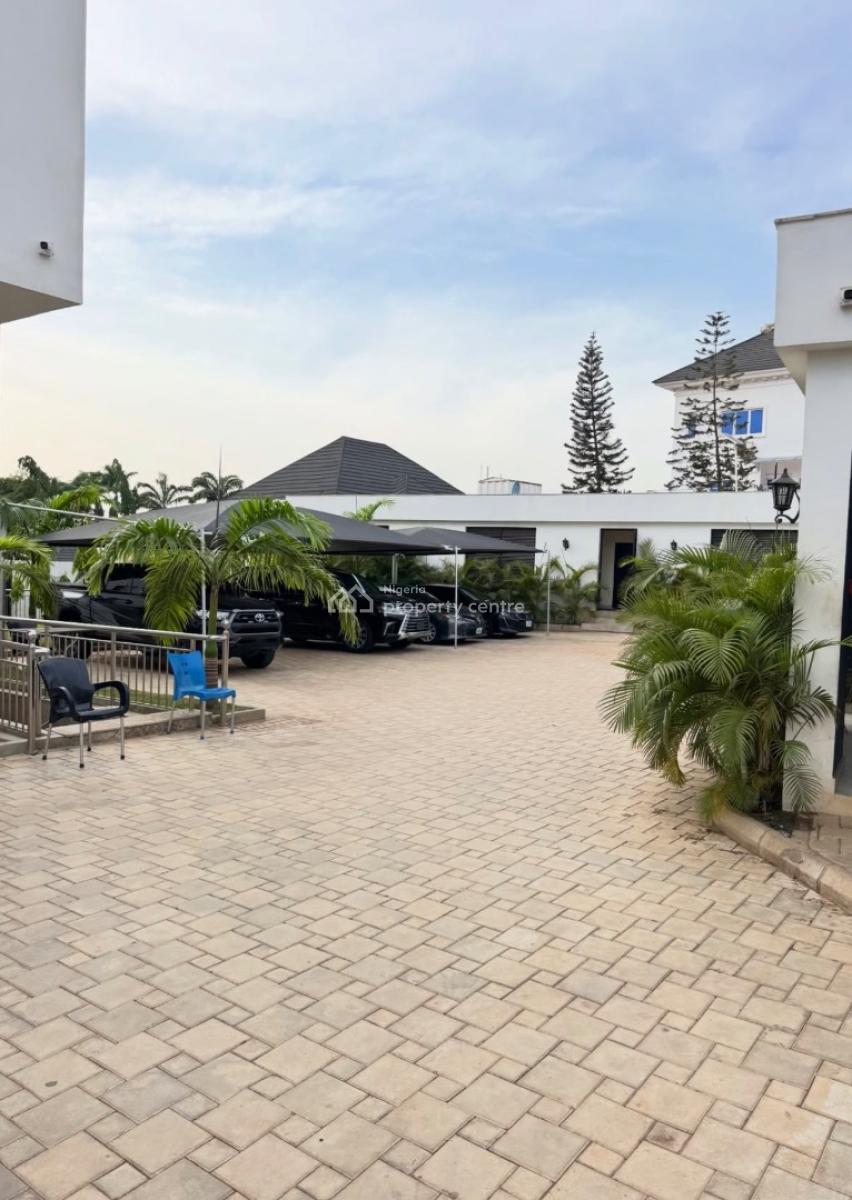 Serviced 3 Bedrooms Apartment Available with a Bq, Asokoro, Asokoro District, Abuja, Flat / Apartment for Rent