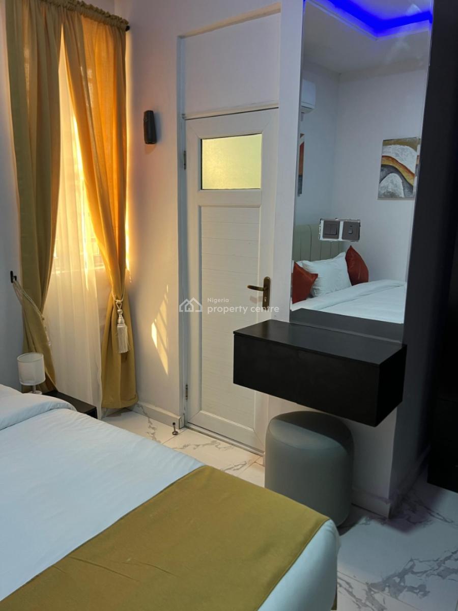 Nicely Furnished 2 Bedroom Apartment, Maryland, Lagos, Flat / Apartment Short Let
